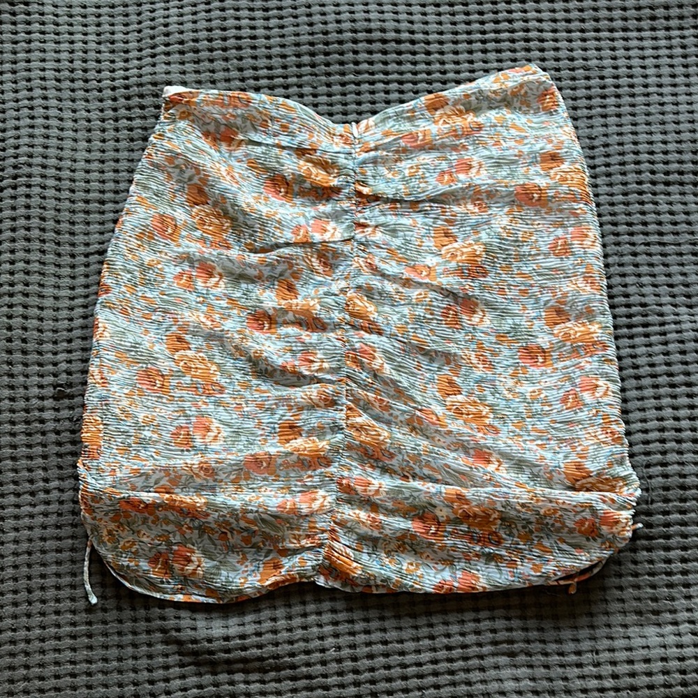 Floral Ruched Mini Skirt - Picture 4 of 4